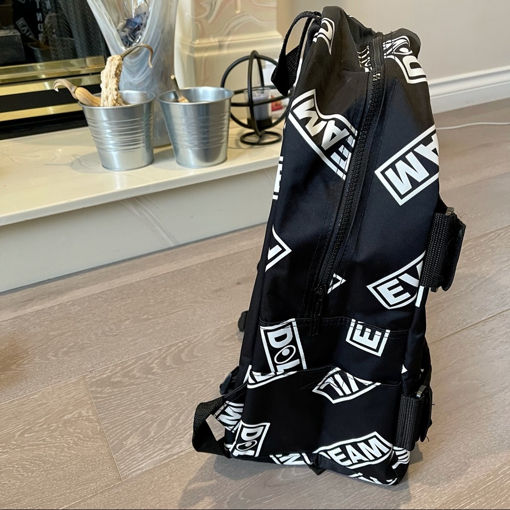 LIKE NEW🖤🤍  UNISEX ❤️‍🔥Stylish Large backpack from Mini Cream i.t Hongkong - Picture 12 of 14